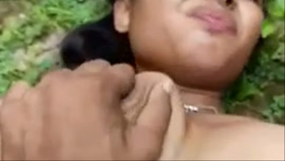 Desi girl Fucking outdoor